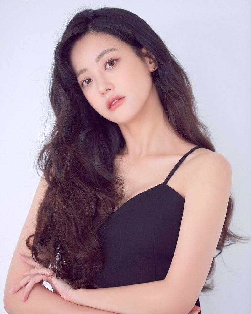 Bác sĩ thẩm mỹ tiết lộ 3 sao Hàn sở hữu dáng mũi nhiều khách hàng đặt gạch phẫu thuật-4