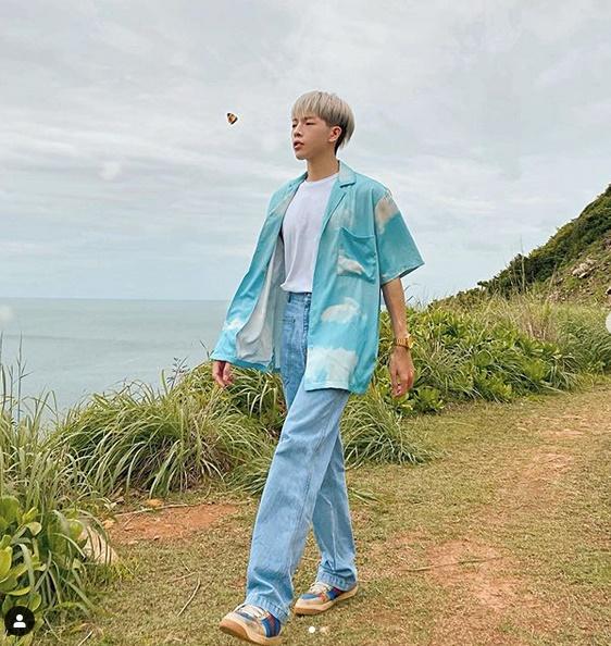 Đào Bá Lộc diện áo trễ nải sexy - Thúy Vi diện đồ bó sát mà vòng 1 mất hút-5