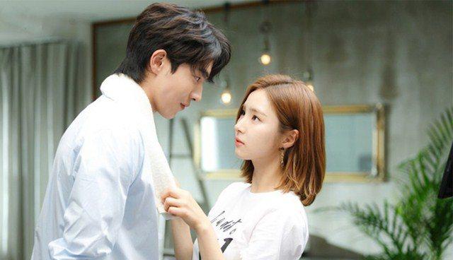 Phấn khởi mang nôi em bé về, tôi rụng rời nhìn cảnh tượng trong nhà và lá thư trên bàn-1