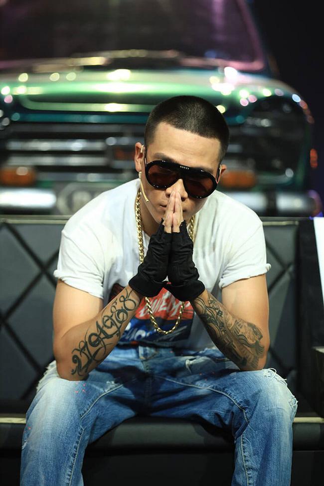 Trấn Thành hỏi sao cứ đeo kính đen, Wowy đáp cực gắt: Rap là để nghe, không phải để nhìn-2