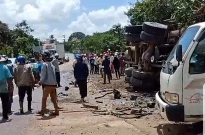 Tai nạn kinh hoàng ở Lâm Đồng: Xe tải lao lên vỉa hè tông người đi bộ tử vong-1