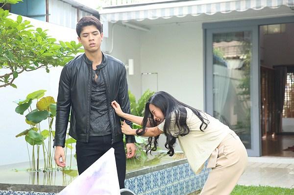 Vợ nợ nần bị chồng đuổi thẳng cổ, 3 năm sau hóa đá khi nhìn rõ phó giám đốc-1