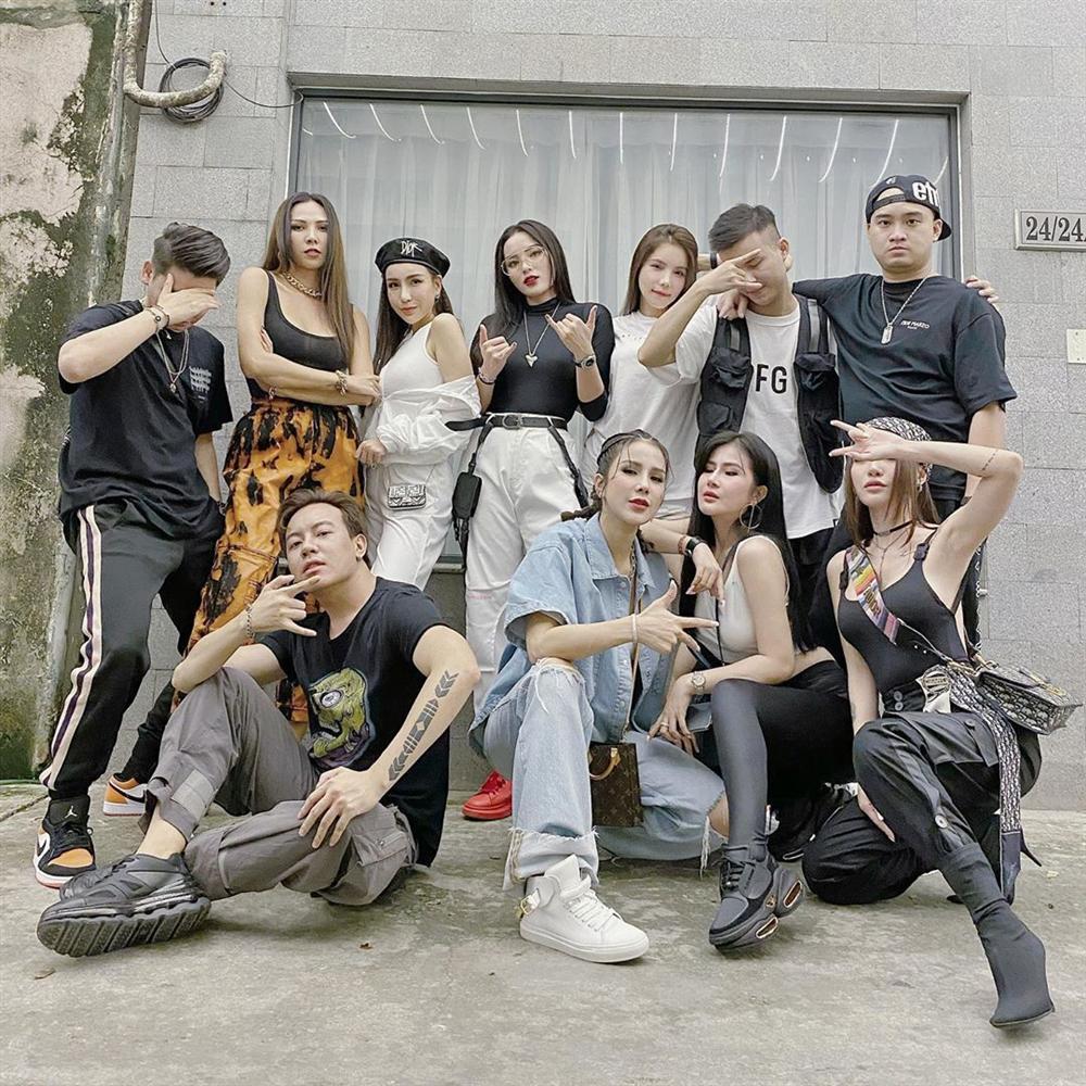 Hội bạn thân của Kỳ Duyên - Diệp Lâm Anh bị nghi phẫu thuật thẩm mỹ cùng chỗ-3