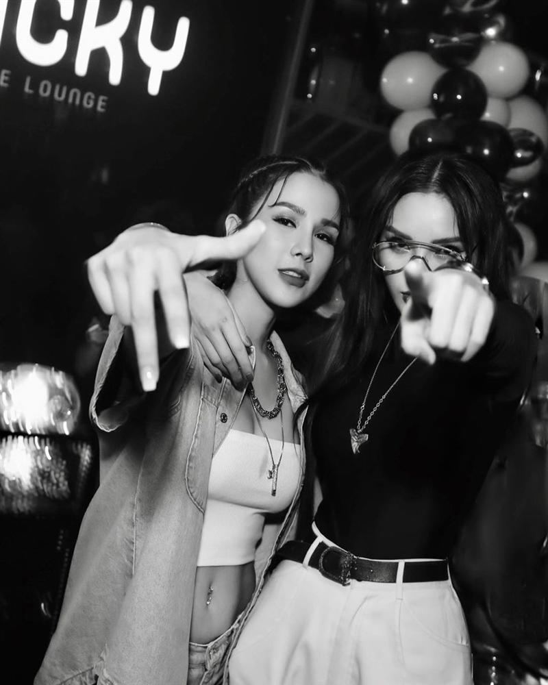 Hội bạn thân của Kỳ Duyên - Diệp Lâm Anh bị nghi phẫu thuật thẩm mỹ cùng chỗ-5