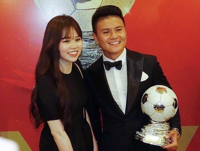 Trước khi dính nghi vấn tình tan, bạn gái Quang Hải và hội chị em Wags Việt đã cạch mặt-6