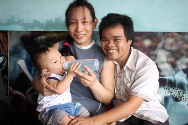 Diễn viên cao 1m48: Tôi nằm kế bên mà vợ giật mình ngồi dậy hỏi ông đi với con nào, ngủ với con nào?-3