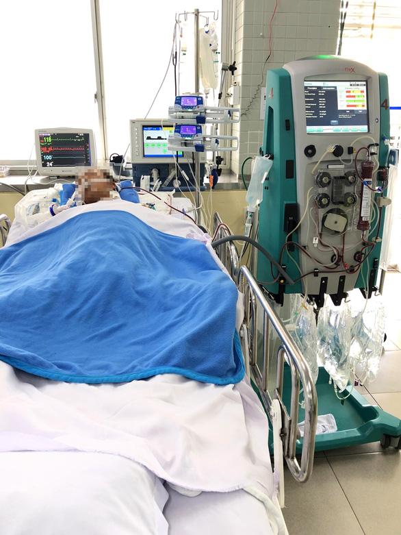 Người đàn ông ở Tây Ninh bị rắn hổ mang chúa cắn tiên lượng nặng-1