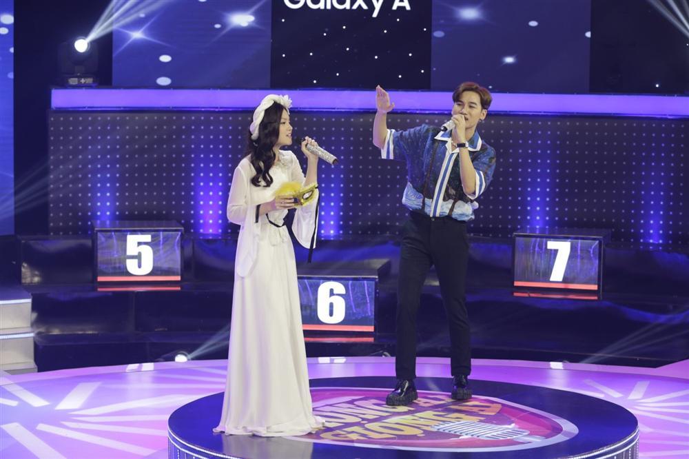 Trúc Nhân giật micro vì trai đẹp mà hát như hạch ở Giọng Ải Giọng Ai-6