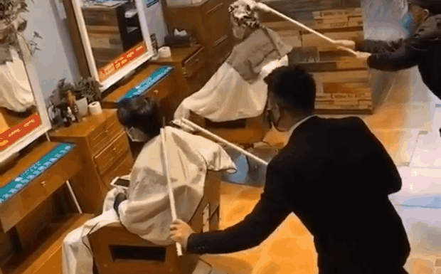 Nằm quan tài để hồn ma hù dọa tháng cô hồn, cách giảm nỗi sợ có 1- 0 - 2 mùa Covid-19-5