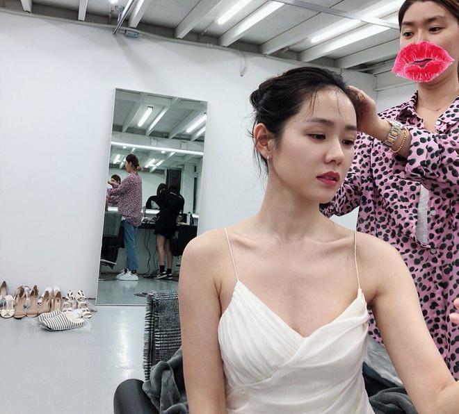 Chị đẹp Son Ye Jin và những lần khoe đường cong đốt mắt-11