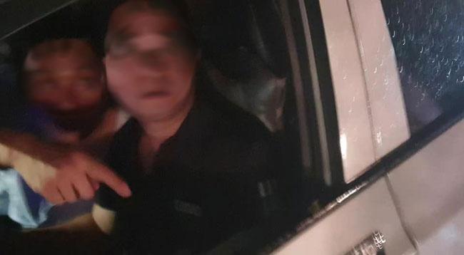 Tài xế nghi say rượu tông bé gái ở Hà Nội bị thương, giả công an nạt nộ mọi người rồi bỏ chạy-1