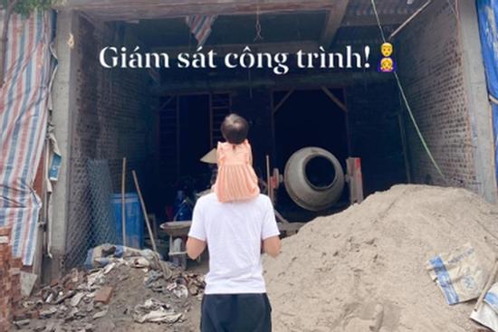 Quế Ngọc Hải đưa con gái đi 'khảo sát công trình', hé lộ hình ảnh đầu tiên nhà mới đang xây