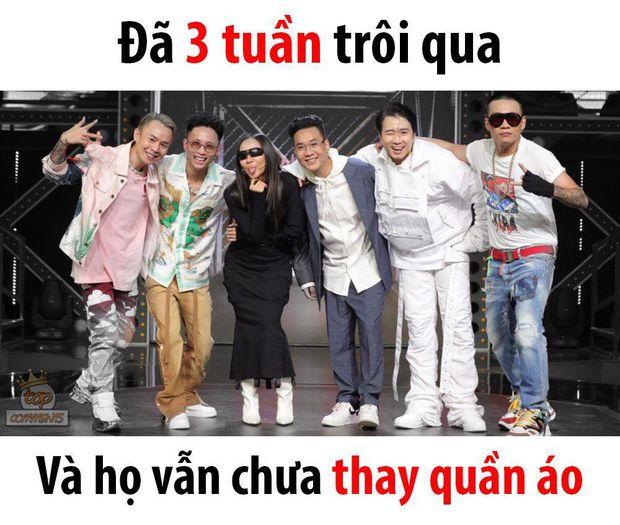 Ơn giời, cuối cùng cả êkip Rap Việt cũng chịu thay quần áo rồi!-1