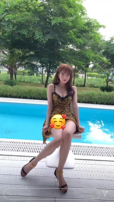 Đam mê quay TikTok, Ngọc Trinh lộ nội y trước ống kính-7