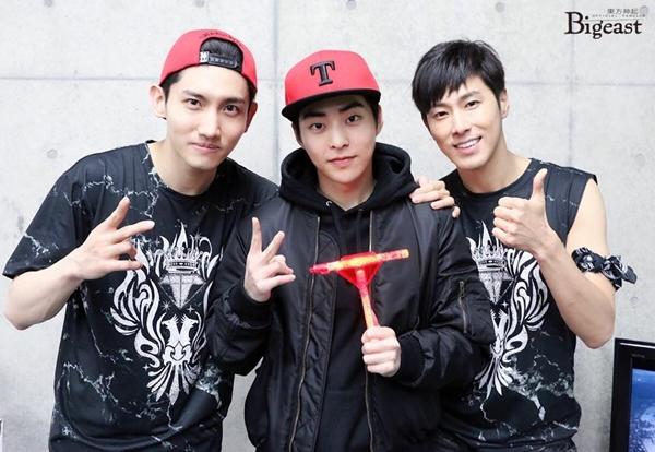 Câu lạc bộ đội lốt fanboy, fangirl may mắn nhất hệ mặt trời là đây!-3