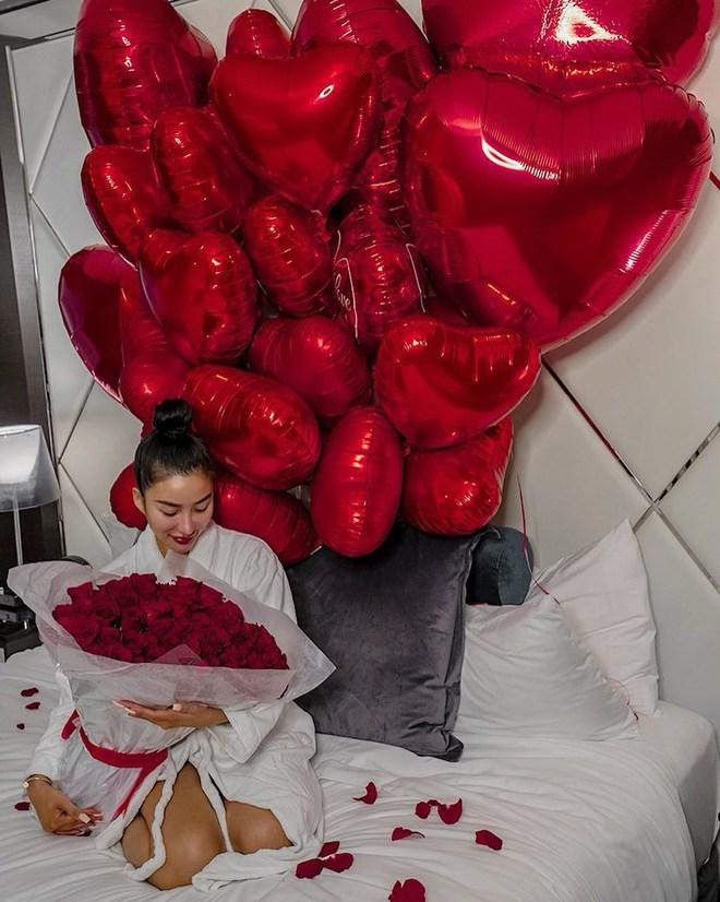 5 hot girl được chồng đại gia chiều hết mực: Tặng quà chuẩn nhà giàu, còn chiều mọi sở thích-2