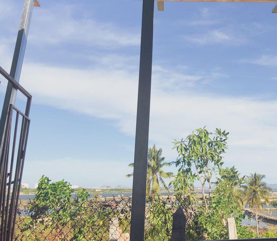 Vợ thiết kế, chồng phụ tá xây dựng ngôi nhà 450 triệu view biển cực chill-8