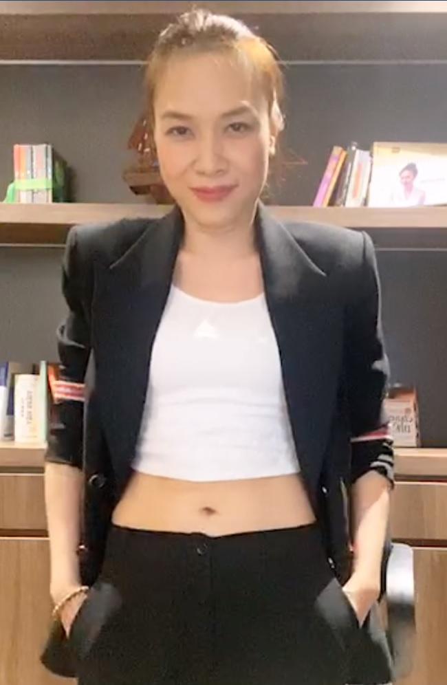 Clip Mỹ Tâm cởi phăng áo trên livestream, eo phẳng lì lấy đâu ra chuyện mang bầu?-3