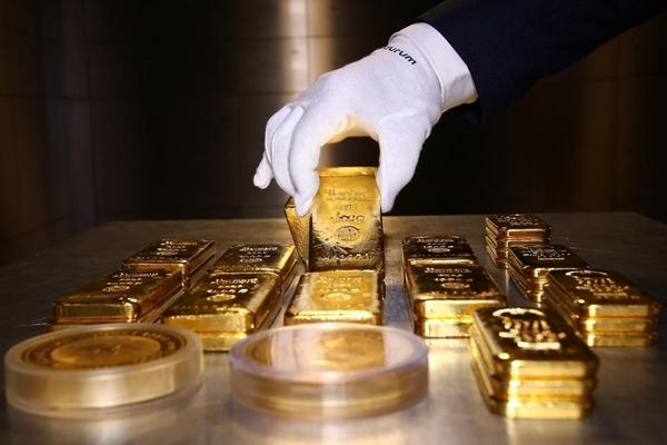 Giá vàng hôm nay 28/8: Mỹ thay đổi chính sách, vàng lao dốc-2