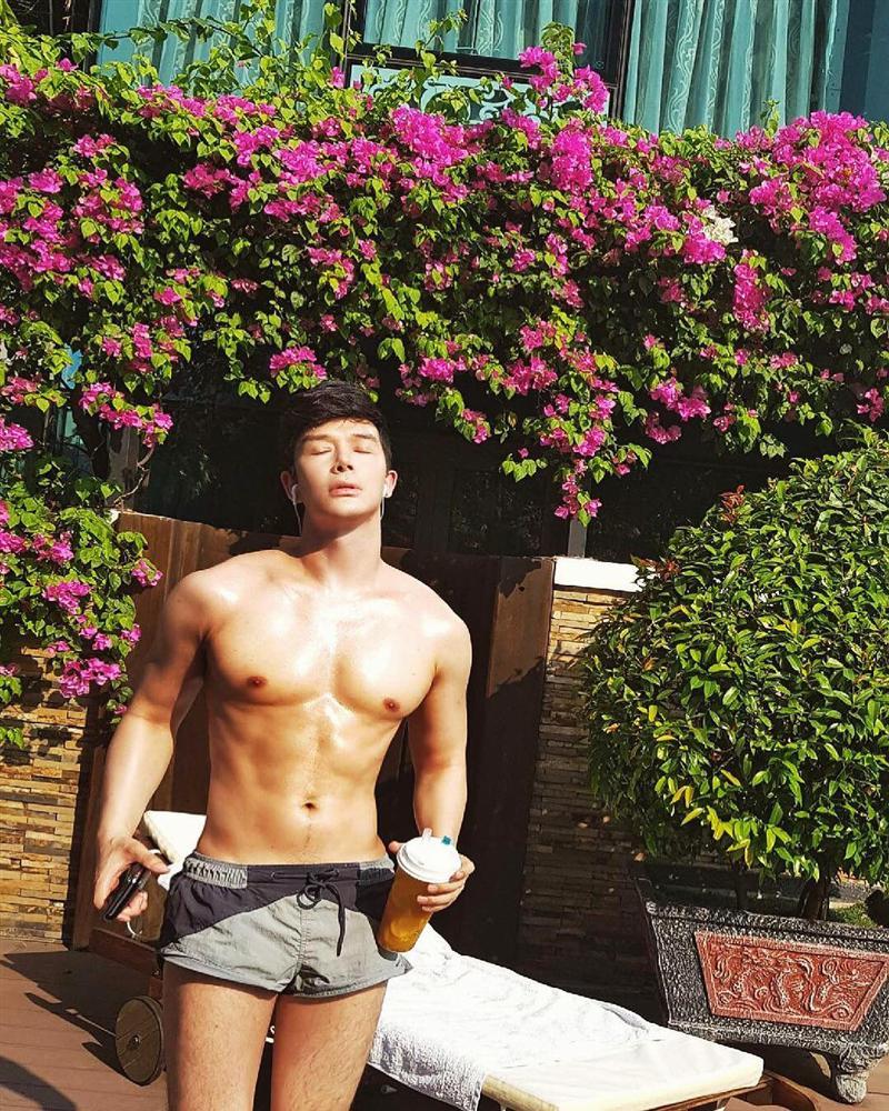 Hé lộ phòng khách sang chảnh trong căn hộ 70 tỷ của Nathan Lee-7