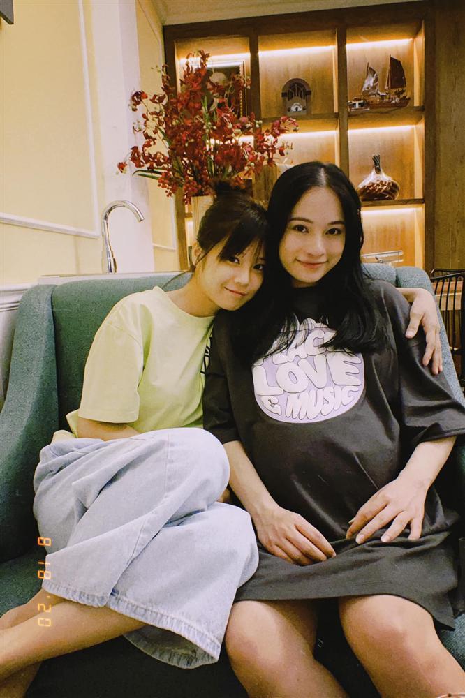 Sara Lưu tăng cân chóng mặt dù mới ở giữa thai kỳ-1