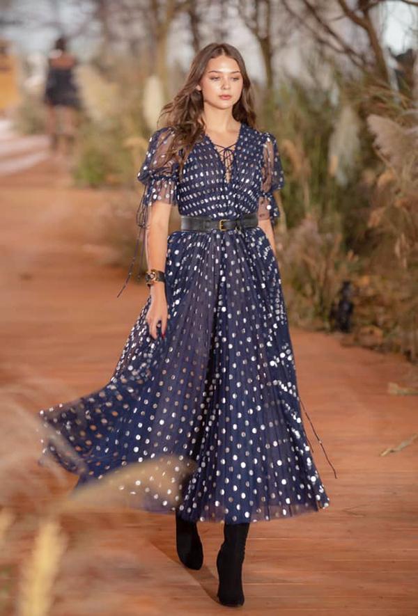 Bạn gái tây của Bùi Tiến Dũng mới 20 tuổi nhưng sở hữu body siêu sexy-3