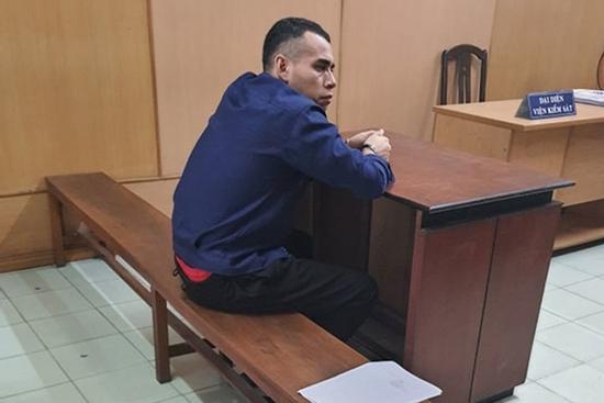 2 khách ngoại quốc trộm hơn 1 tỷ đồng ở câu lạc bộ Vegas TP.HCM