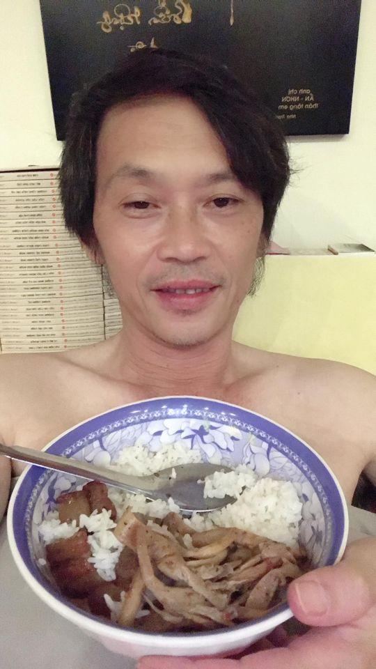 Danh hài Hoài Linh bị nhắc nhở khi khoe bữa cơm con nhà nghèo-1