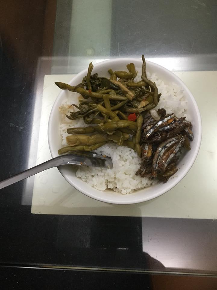 Danh hài Hoài Linh bị nhắc nhở khi khoe bữa cơm con nhà nghèo-6