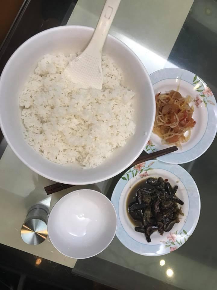 Danh hài Hoài Linh bị nhắc nhở khi khoe bữa cơm con nhà nghèo-7