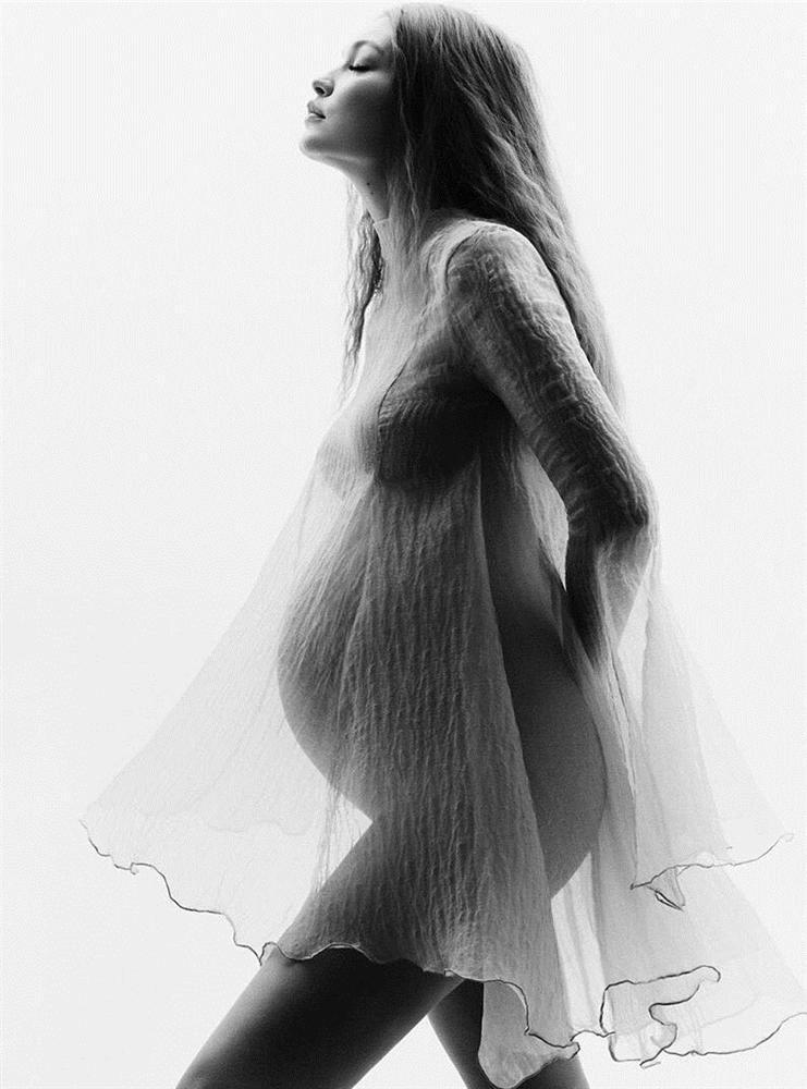 Gigi Hadid gây bão top trend toàn cầu với bộ ảnh khoe bụng bầu-2