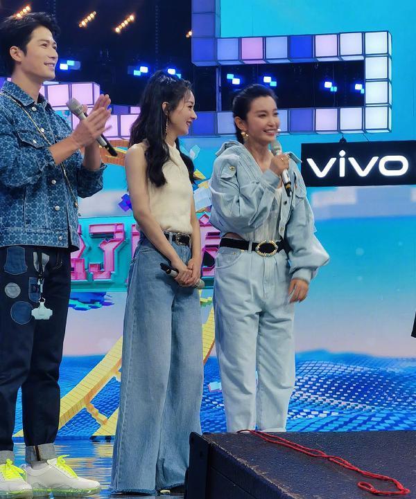 Hơn 15 tuổi, Lý Băng Băng lại trẻ trung hơn Triệu Lệ Dĩnh khi so kè trong 1 khung hình-2