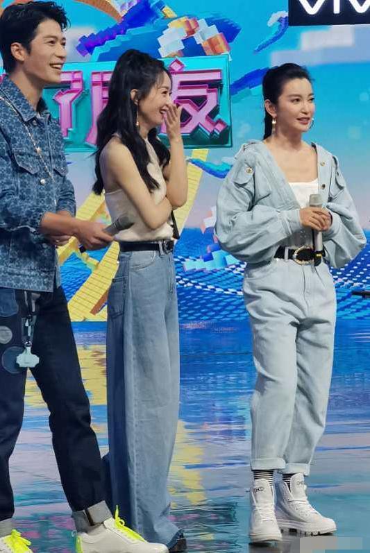 Hơn 15 tuổi, Lý Băng Băng lại trẻ trung hơn Triệu Lệ Dĩnh khi so kè trong 1 khung hình-3