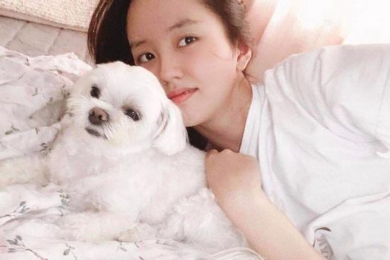 'Em gái mưa' Kim So Hyun khoe mặt mộc vạn người mơ