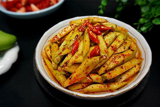 Xoài dầm cay - món ăn vặt chỉ nhìn đã muốn ứa nước miếng