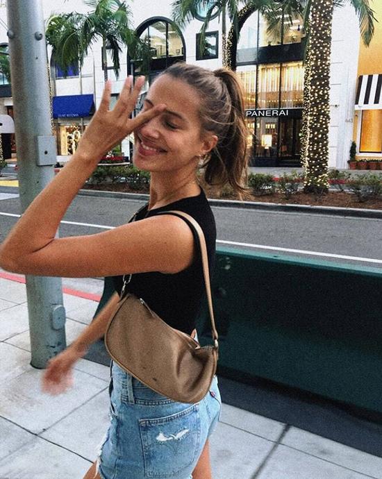 Brad Pitt si mê bạn gái mới từ 9 tháng trước-5