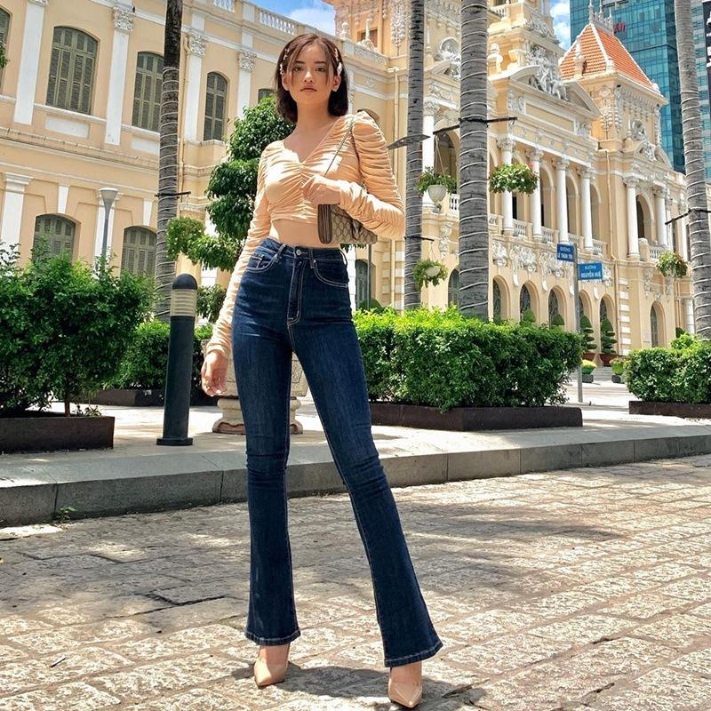 Street style 2/9: Hòa Minzy khoe võng lưng gợi cảm - Tiểu Vy hip hop chất lừ-10