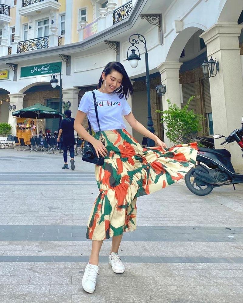 Ngọc Trinh diện áo nửa kín nửa hở sexy - Kỳ Duyên phô diễn đường cong khi có chút tăng cân-8