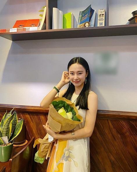 Mặt mộc của Mai Phương Thúy, Ngọc Quyên và những pha họa mặt hết vía-7