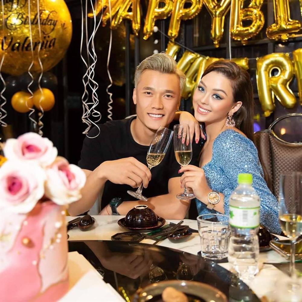 Mặt mộc của Mai Phương Thúy, Ngọc Quyên và những pha họa mặt hết vía-4