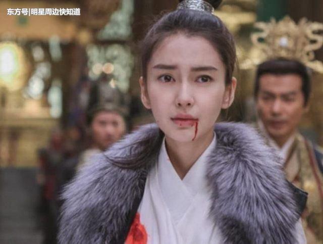 Trong khi đó cũng cảnh mỹ nhân hộc máu nhưng AngelaBaby lại nhận nhiều lời chê. Do diễn xuất quá kém của cô khiến cảnh hộc máu không tạo được cảm xúc với khán giả truyền hình.