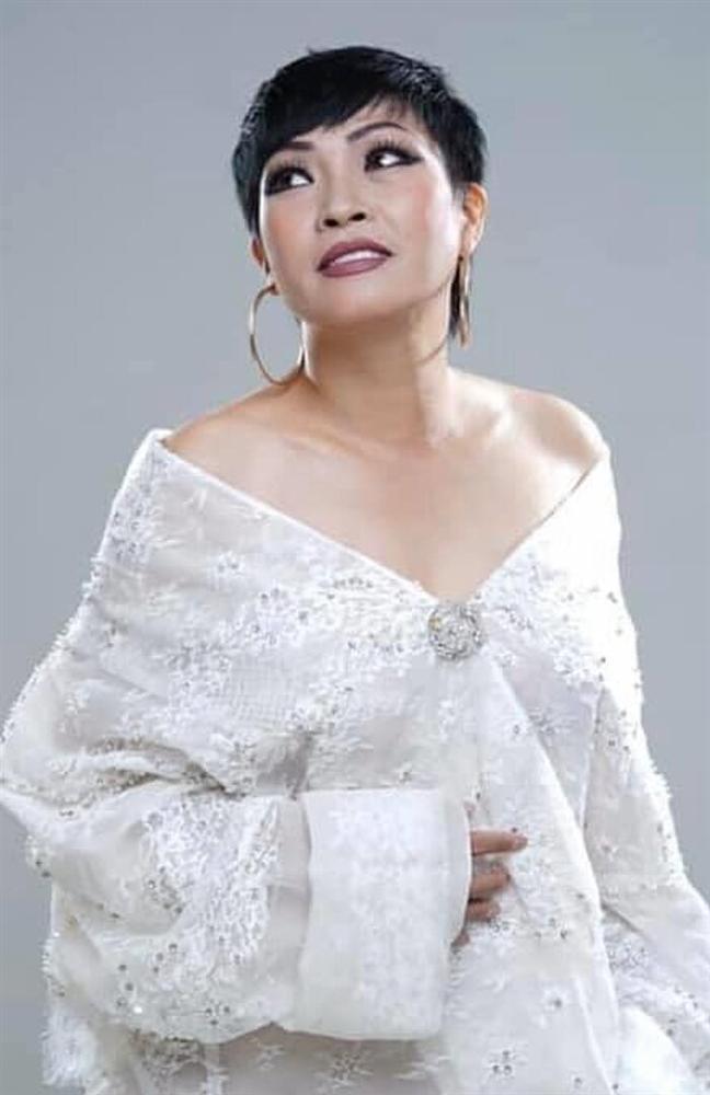 Phương Thanh hoảng hốt kể chuyện đi vệ sinh cũng bị quay livestream-2