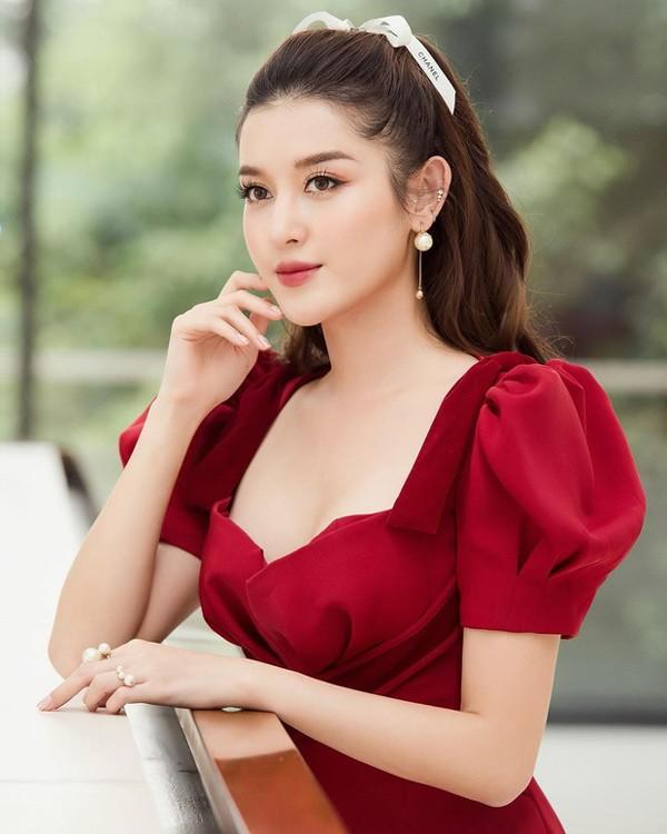 Không đội trời chung nhưng Hồ Ngọc Hà và Minh Hằng lại nhiều lần diện cùng kiểu tóc-8