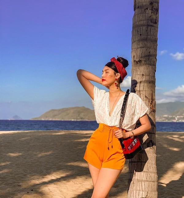 Không đội trời chung nhưng Hồ Ngọc Hà và Minh Hằng lại nhiều lần diện cùng kiểu tóc-10