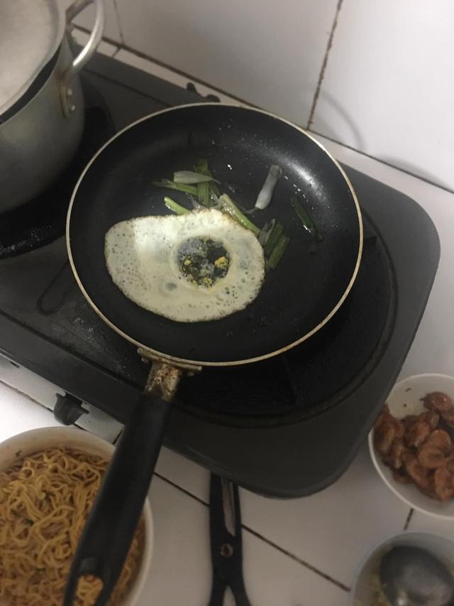 Những màn rán trứng ‘đi vào huyền thoại’, nhìn vừa nghệ thuật vừa buồn cười-12