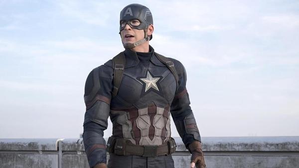 Lần đầu đóng Captain America, Chris Evans chỉ được trả 300.000 USD. Nhưng đừng cảm thấy tệ thay cho anh vì nam diễn viên sau đó đã kiếm thêm được 43,5 triệu USD chỉ trong một năm, từ tháng 6/2018 đến tháng 6/2019, nhờ tiếp tục đảm nhiệm vai Captain America.