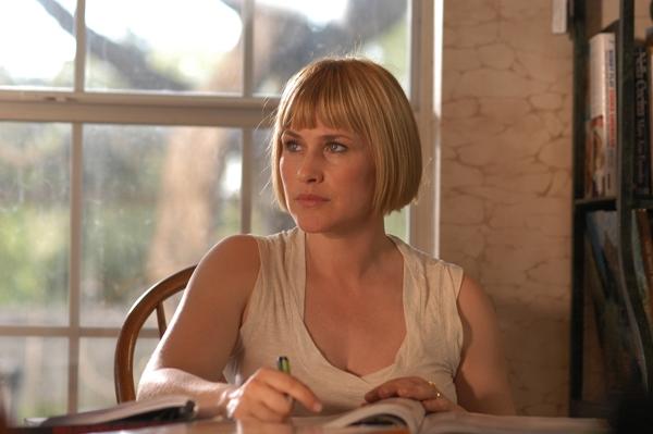 Patricia Arquette nói tiền lương cô trả cho người giữ trẻ và người dắt chó của gia đình mình còn cao hơn số tiền cô kiếm được khi đóng phim Boyhood.