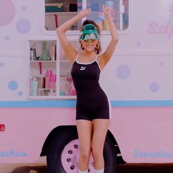 Hậu giảm cân thành công, Selena Gomez chặt đẹp Black Pink với những set đồ khoe body cực hot-4