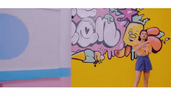 Hậu giảm cân thành công, Selena Gomez chặt đẹp Black Pink với những set đồ khoe body cực hot-6