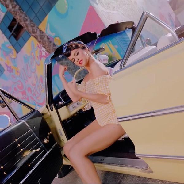 Hậu giảm cân thành công, Selena Gomez chặt đẹp Black Pink với những set đồ khoe body cực hot-7